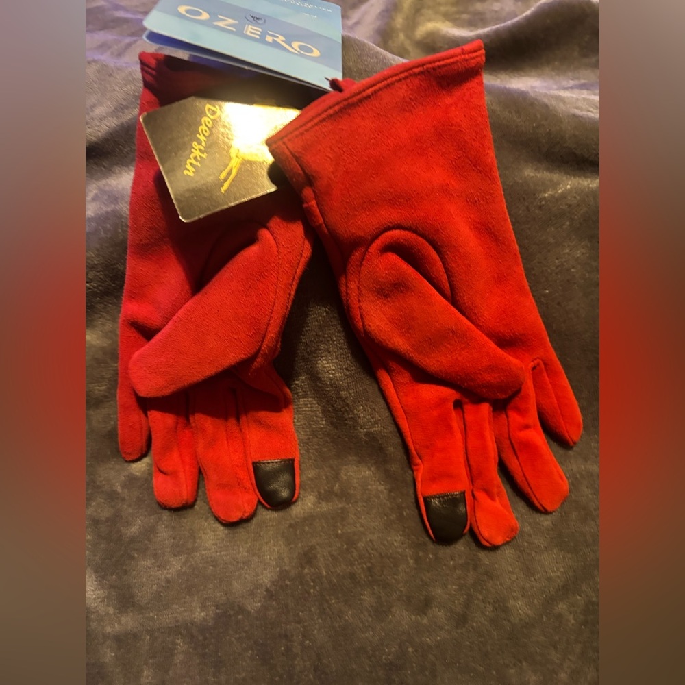 Red Suede Ladies Gloves - Picture 5 of 9